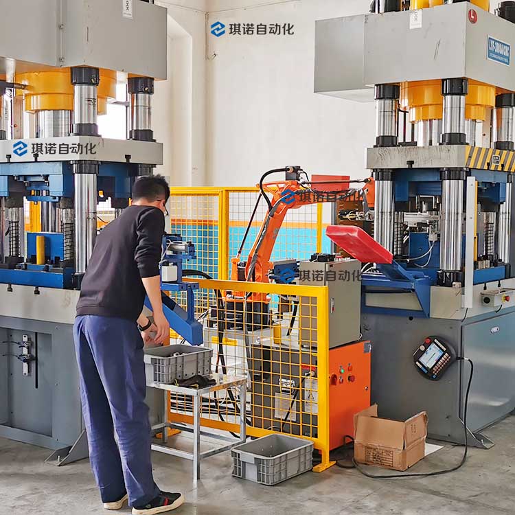 沖壓機(jī)器人自動化