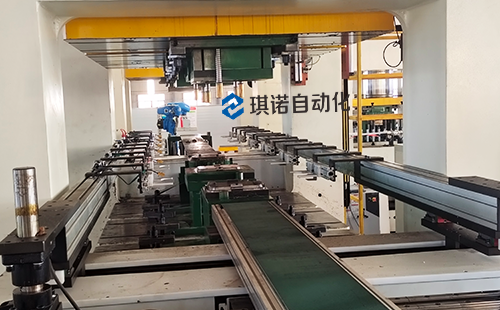 三次元機(jī)械手